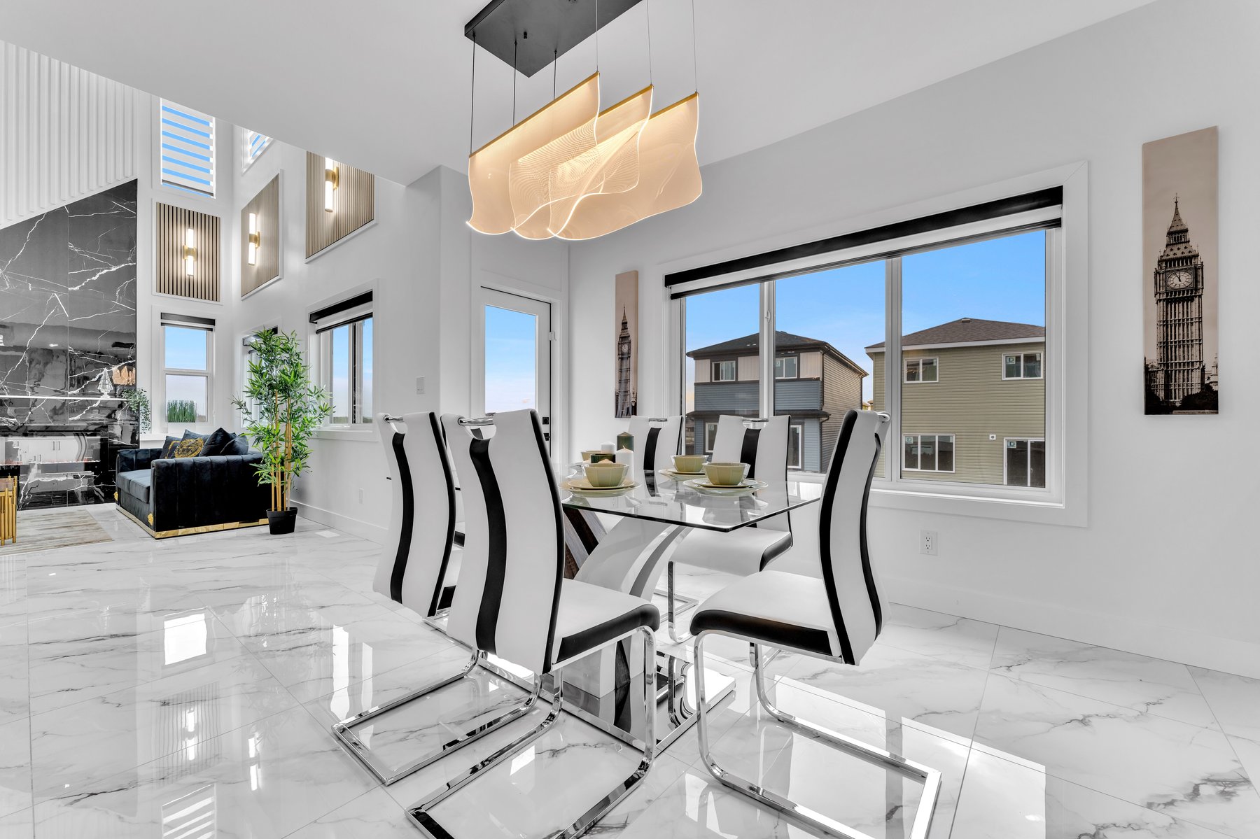 Beaumont duplex dining area