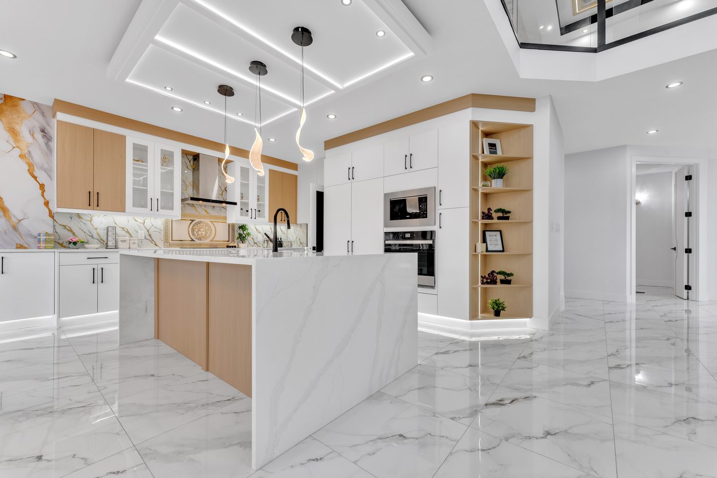 Kitchen and built-in shelving